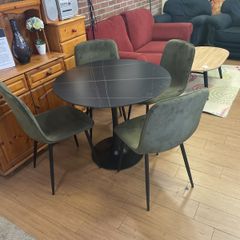 round table and 4 chairs