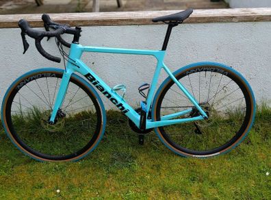 Bianchi Sprint 105 Road Bike