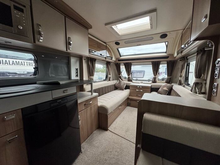 2016 Swift Conqueror 530 - 4 Berth