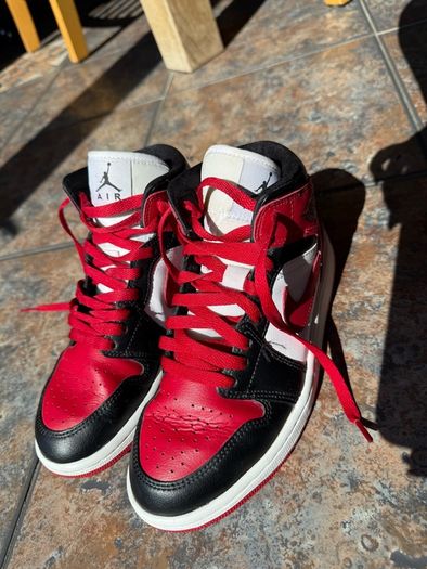 Air Jordan 1 Mid