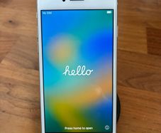 iPhone 8, 64GB - unlocked to any network - mint condition