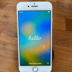 iPhone 8, 64GB - unlocked to any network - mint condition