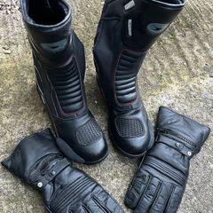 motorbike boots and gloves