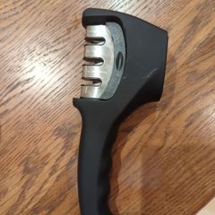 Knife sharpener
