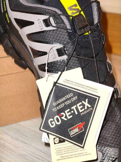 UK 8.5 / EU 42-2/3 Salomon XA Pro 3D V9 GTX men trekking shoes  New with tags