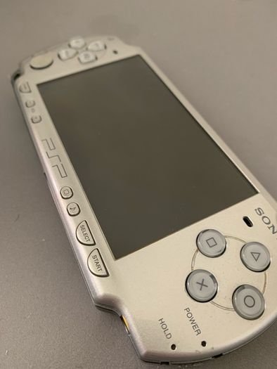 PSP 2004 Ice Silver Boxed