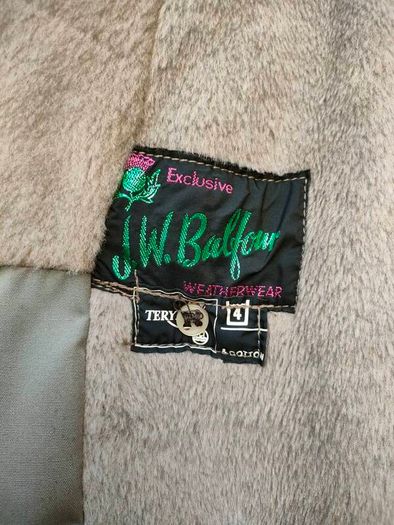 Vintage 80s JW Balfour overcoat  Size XL -XXL , measurements in the photos  Faux fur lined  Multiple pockets  Great condition for its age  Extremely warm