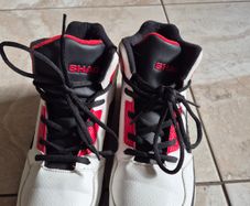 Shaq runners Size 5. Delivery