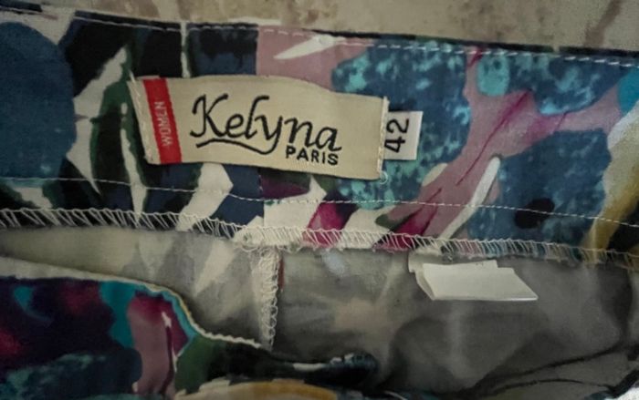Kelyna Paris Cropped Trousers