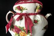NEW Royal Albert Old Country Roses Teapot Cosy Warmer