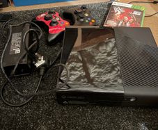 xbox 360 with 2 controllers