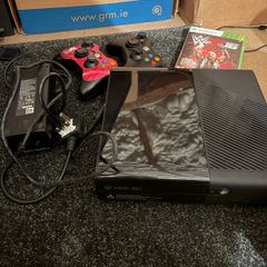 xbox 360 with 2 controllers