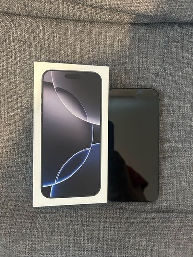 iPhone 16 pro max black titanium unlocked 256gb, 100% battery