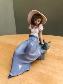 Large NAO By Lladro Figurine