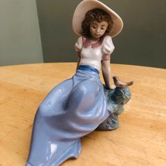 Large NAO By Lladro Figurine