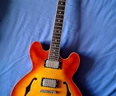 Vintage VSA500 Hollowbody 335