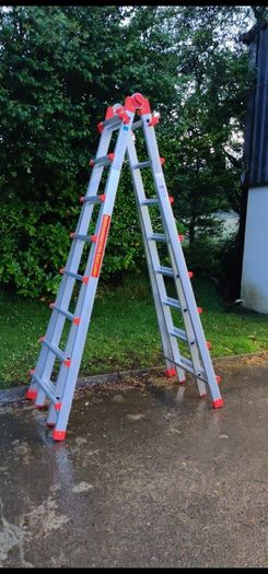 Aluminium scaffolding towers