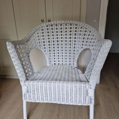 White Chair for Nursery/Kids ro