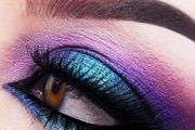 For Mesmerising Look - Eyeshadow Palette with a Free Applicator + other makeup available