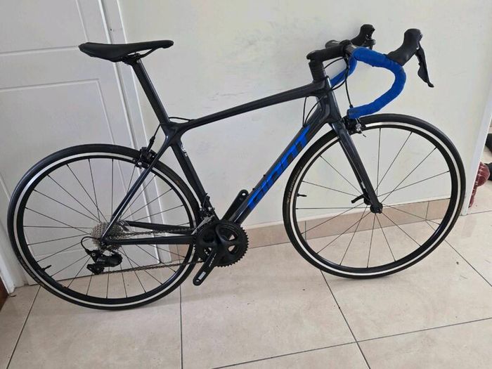 Giant Tcr Advanced Carbon + Campagnolo Zonda Whls