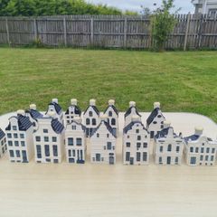 Collection of 16 porcelain miniature houses KLM