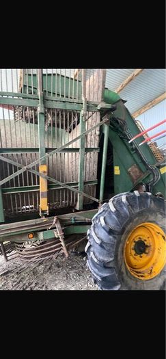 Beet harvester