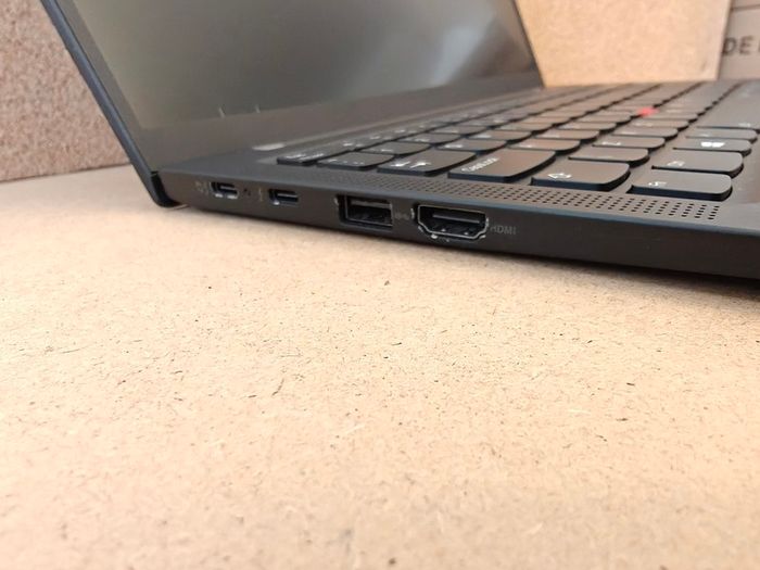 Lenovo X1 Carbon Gen9 Laptop | i5 vPro | 16GB | 256GB | 14" Touchscreen | Win11