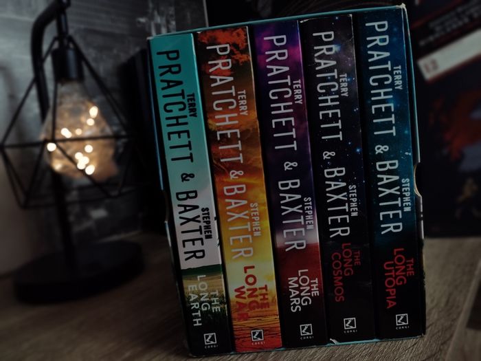 The Long Earth Series ! 5 Books Collection ! Boxset ! by Terry Pratchett and Stephen Baxter  !