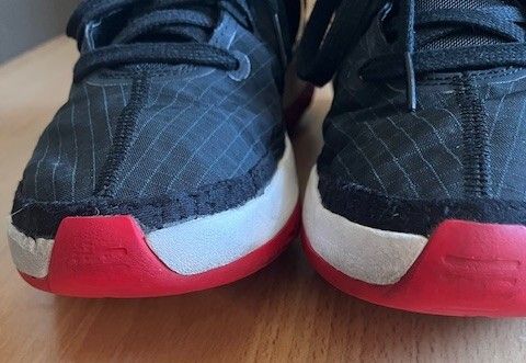 Nike Kevin Durant No 7 Laced Up Trainers Shoes Runners  Size Uk 10.5   Eu 45.5. In Very Good Used Condition. Mens Gents