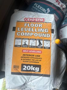 Levelling compound