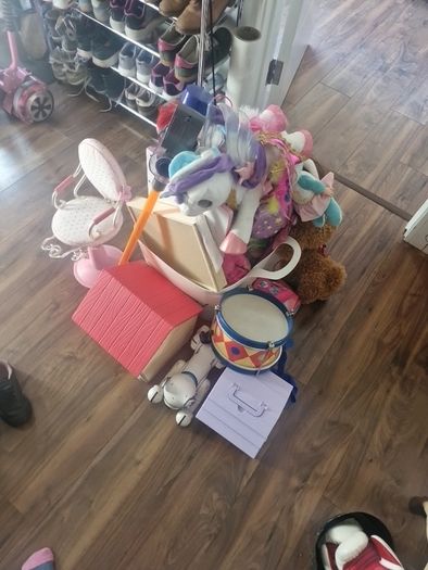 girl's toys up to age 9 mix
