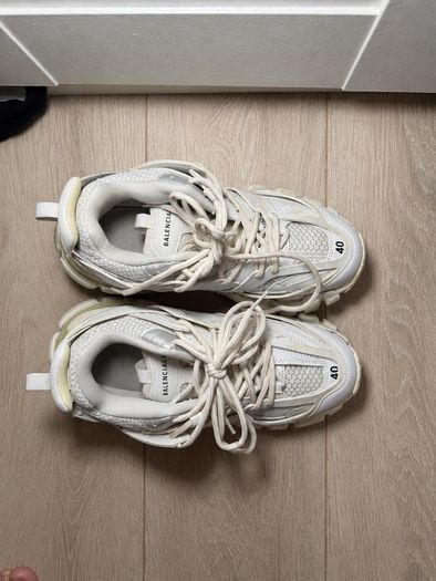 Balenciaga tracks size 40