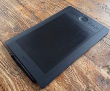 Wacom Graphics Tablet Intuos Pro