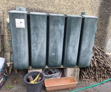 Oil tank