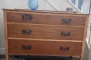 Chest of drawers