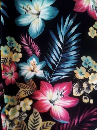 Boohoo Bodycon Hettie Vibrant Multi Colour Floral Print 2 Piece Skirt and Crop Top Set