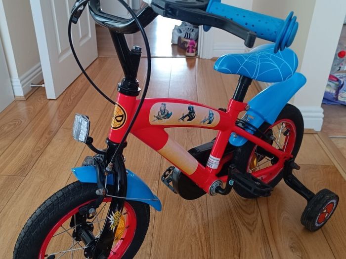 Spiderman 12 Inch Kids Bike with Stabilisers