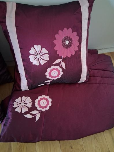 Bed Throws & Cushions