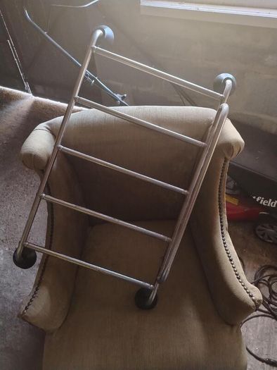 luggage rack
