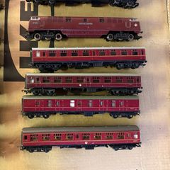 Hornby Class 52 + carriages