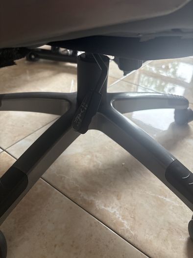 high adjustable office/gaming chair