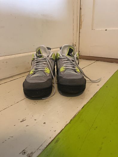 jordan 4 retro SE neon