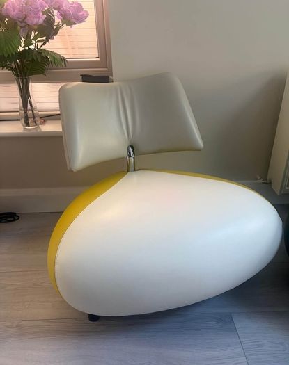 Leolux Pallone modern leather armchairs