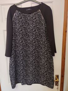 Lovely Dunnes  black/grey dress size UK18 EU46 Postage included