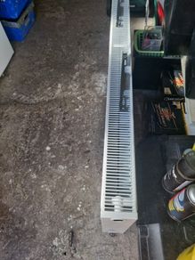 Double panelled grill top convector radiator