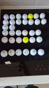 34 mix: Srixon, Bridgestone, Titleist and Callaway