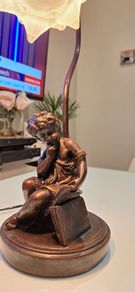 Table lamp