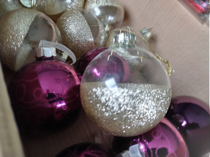 x1 Box of x12 Glass Baubles