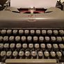 1940s Imperial Good Companion 3 Typewriter Image 8