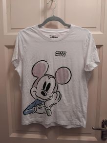 disney tee 8 to 10 like new